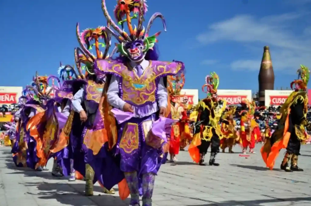 Pasacalle de la danza Diablada de Puno
