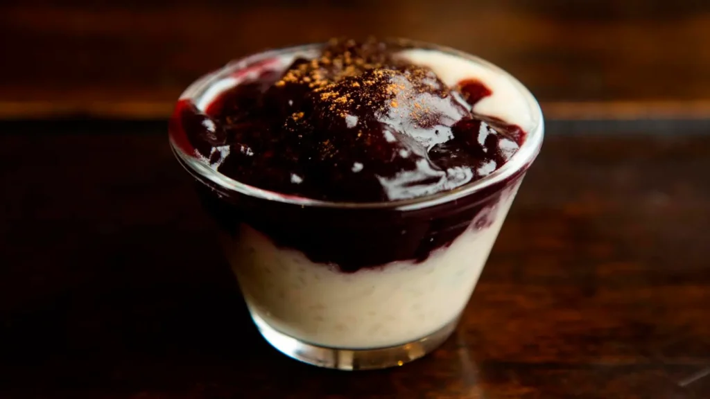 Arroz con leche e mazamorra morada
